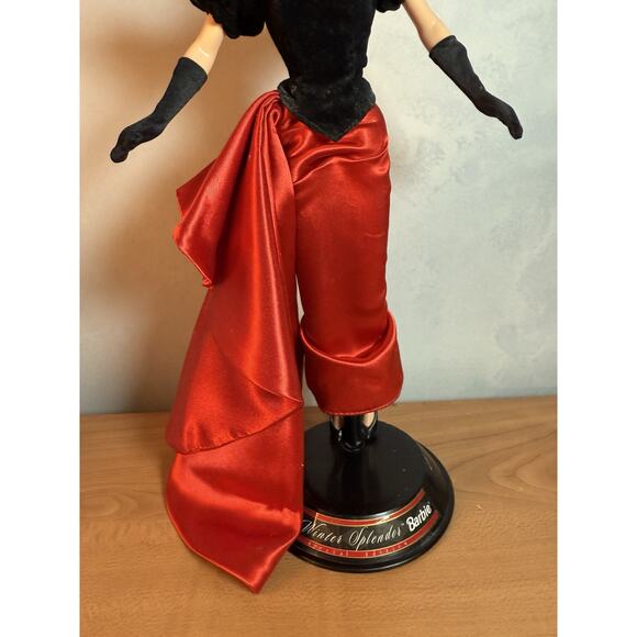 Winter Splendor Barbie 1998 Avon Exclusive Red Satin and Black Velvet Gown Stand - Picture 7 of 10